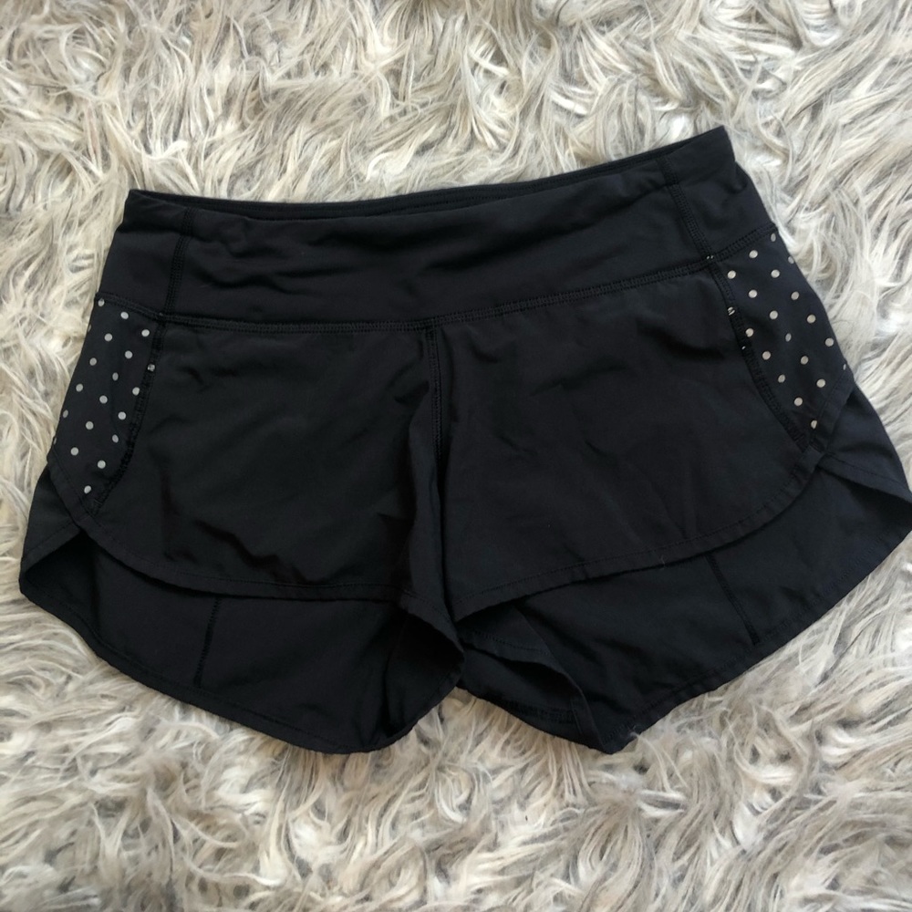 Reflective polka dots speed up short!